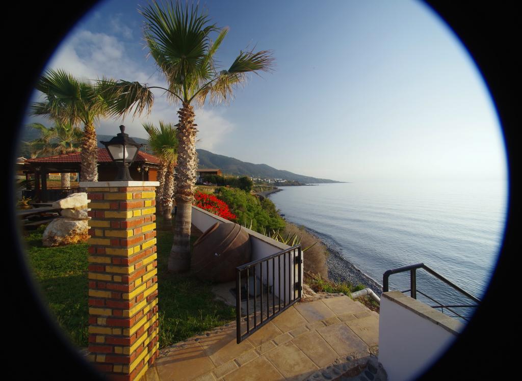 פומוס Sun Camero Apartments מראה חיצוני תמונה